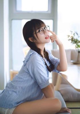 年轻的妈妈四